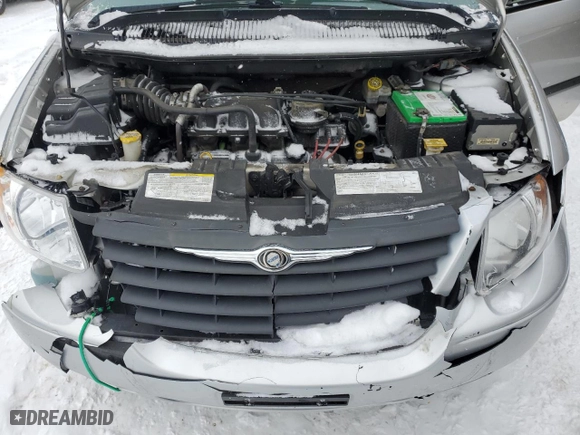 2005 Chrysler Town & Country with VIN 1C4GP45R15B177547, listed as a Copart auction lot 41411555 with 131,563 mi miles and Salvage Title. Bid and sale history available at carsss.com. Image 12.