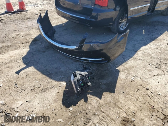 2013 Chrysler Town & Country Touring L with VIN 2C4RC1CG3DR797787, listed as a Copart auction lot 48028685 with 152,579 mi miles and Salvage Title. Bid and sale history available at DreamBid. Image 13.