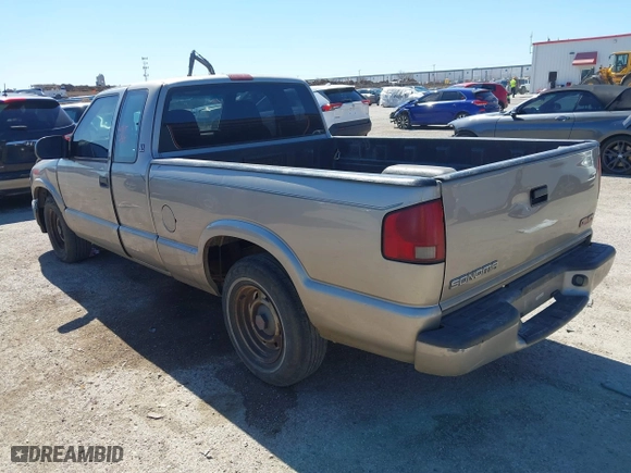 2001 GMC Sonoma SLS w/1SG Pkg with VIN 1GTCS19W218143006, listed as a IAAI auction lot 41754688 with 159,375 mi miles. Bid and sale history available at carsss.com. Image 3.