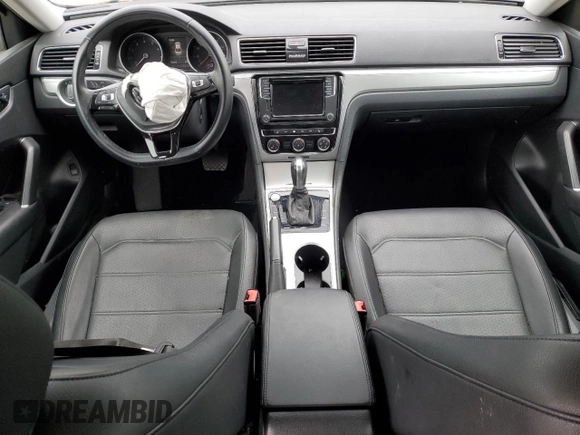 2019 Volkswagen Passat Wolfsburg Edition z VIN 1VWLA7A30KC013616, wystawiony jako Copart lot #46643715 z przebiegiem 47 073 mil mil oraz Szkoda całkowita • Salvage title. Historia ofert i sprzedaży dostępna na DreamBid. Obrazek 8.