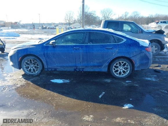 2015 Chrysler 200 C with VIN 1C3CCCEG4FN512775, listed as a IAAI auction lot 41319467 with 182,068 mi miles. Bid and sale history available at carsss.com. Image 15.