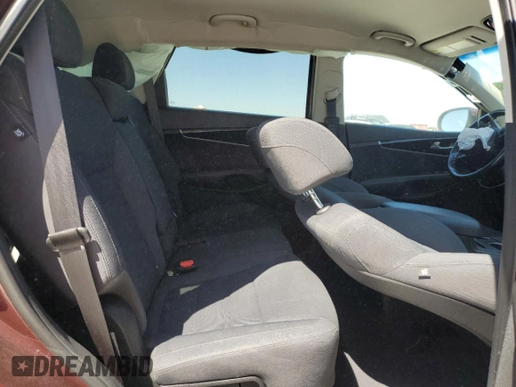 2017 Kia Sorento LX with VIN 5XYPG4A38HG200138, listed as a Copart auction lot 49133315 with 116,626 mi miles and Non Repairable. Bid and sale history available at carsss.com. Image 11.