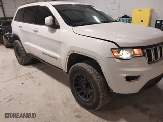 2018 Jeep Grand Cherokee Laredo E with VIN 1C4RJFAG0JC105804, listed as a IAAI auction lot 41587036 with 107,601 mi miles. Bid and sale history available at carsss.com. Image 6.