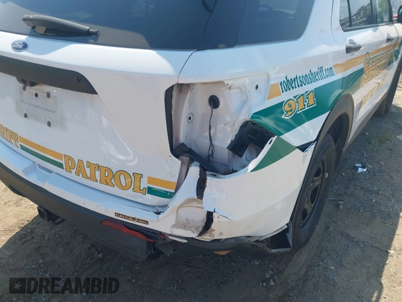 2021 Ford Police Interceptor Utility z VIN 1FM5K8AB0MGB04298, wystawiony jako IAAI lot #40204106 z przebiegiem 74 293 mil mil oraz . Historia ofert i sprzedaży dostępna na DreamBid. Obrazek 18.