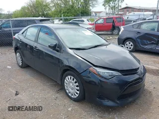 2018 Toyota Corolla L z VIN 2T1BURHE3JC060119, wystawiony jako IAAI lot #42067272 z przebiegiem 191 109 mil mil oraz . Historia ofert i sprzedaży dostępna na DreamBid. Obrazek 1.