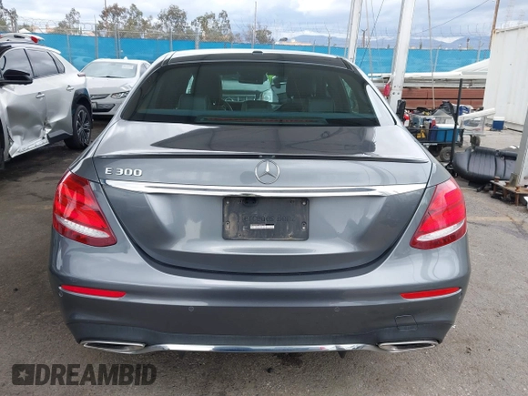 2018 Mercedes-Benz E-Class E 300 with VIN WDDZF4JB7JA337702, listed as a IAAI auction lot 41713178 with 1 mi miles. Bid and sale history available at carsss.com. Image 17.