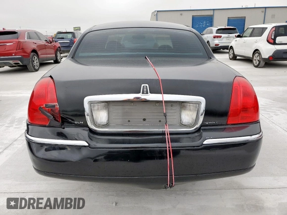 2010 Lincoln Town Car Signature Limited z VIN 2LNBL8CV3AX614416, wystawiony jako Copart lot #58716225 z przebiegiem 346 529 mil mil oraz Czysty tytuł • Clean title. Historia ofert i sprzedaży dostępna na DreamBid. Obrazek 6.