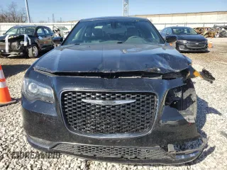 2016 Chrysler 300 S with VIN 2C3CCAGG8GH304863, listed as a Copart auction lot 49306765 with 118,452 mi miles and Salvage Title. Bid and sale history available at DreamBid. Image 5.