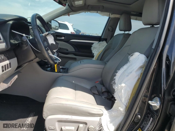 2018 Toyota Highlander SE with VIN 5TDJZRFH3JS839344, listed as a Copart auction lot 53492575 with 71,431 mi miles and Salvage Title. Bid and sale history available at carsss.com. Image 7.