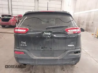 2018 Jeep Cherokee Latitude z VIN 1C4PJMCB9JD572453, wystawiony jako IAAI lot #41471831 z przebiegiem 68 634 mil mil oraz . Historia ofert i sprzedaży dostępna na DreamBid. Obrazek 17.