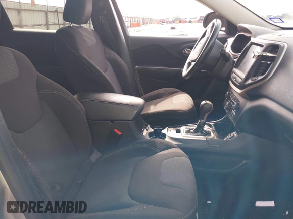 2016 Jeep Cherokee Latitude with VIN 1C4PJLCB3GW107402, listed as a IAAI auction lot 41505242 with 110,994 mi miles. Bid and sale history available at carsss.com. Image 5.