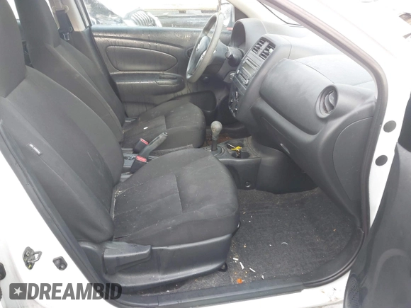 2016 Nissan Versa S z VIN 3N1CN7AP3GL904475, wystawiony jako IAAI lot #42108162 z przebiegiem 91 000 mil mil oraz . Historia ofert i sprzedaży dostępna na DreamBid. Obrazek 5.