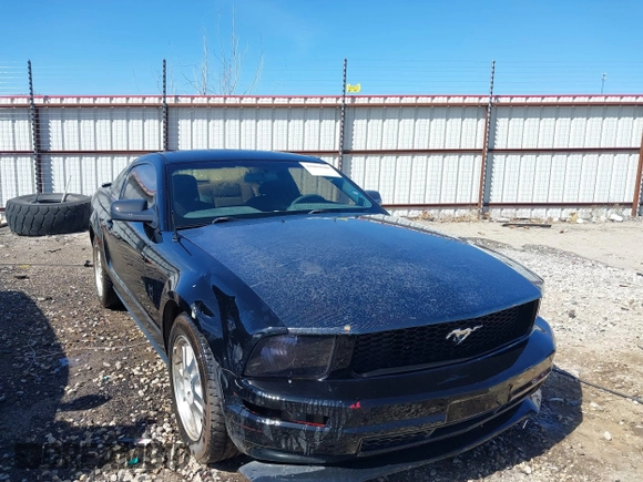 2007 Ford Mustang Deluxe with VIN 1ZVFT80N075253857, listed as a IAAI auction lot 41809040 with Not Provided miles. Bid and sale history available at carsss.com. Image 1.