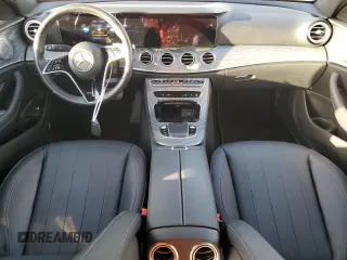 2021 Mercedes-Benz E 350 z VIN W1KZF8EB7MA933821, wystawiony jako Copart lot #50354235 z przebiegiem 32 299 mil mil oraz Nie do naprawy • Non repairable. Historia ofert i sprzedaży dostępna na DreamBid. Obrazek 8.