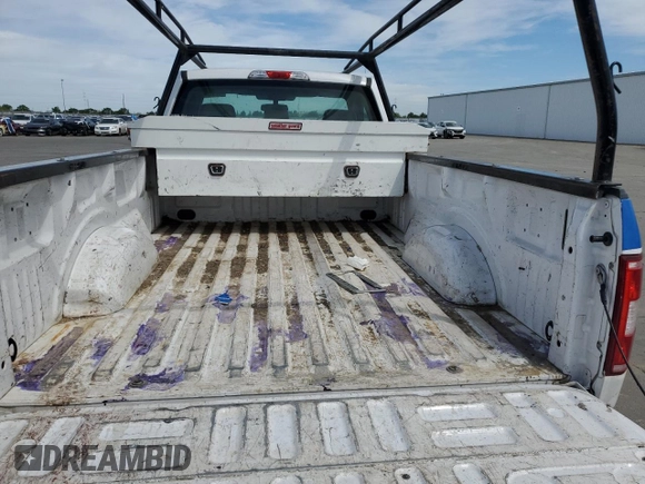 2020 Ford F-150 XL with VIN 1FTMF1CB3LKD51612, listed as a Copart auction lot 52724055 with 147,261 mi miles and Salvage title. Bid and sale history available at DreamBid. Image 10.