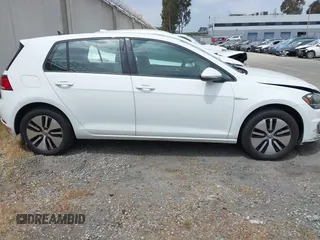 2017 Volkswagen Golf SE с VIN WVWKR7AU8HW953556, выставлен на аукционе IAAI как лот 42201220 с пробегом 74 711 миль миль и . История ставок и продаж доступна на DreamBid. Изображение 13.