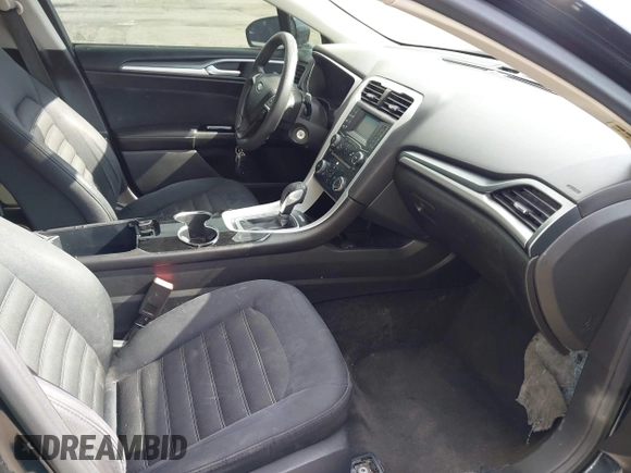 2014 Ford Fusion SE with VIN 3FA6P0H71ER317936, listed as a IAAI auction lot 42119522 with 206,220 mi miles. Bid and sale history available at carsss.com. Image 5.