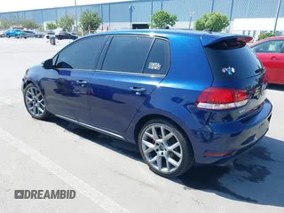 2013 Volkswagen GTI Driver's Edition z VIN WVWHD7AJ5DW072418, wystawiony jako IAAI lot #42159678 z przebiegiem 134 644 mil mil oraz . Historia ofert i sprzedaży dostępna na DreamBid. Obrazek 3.