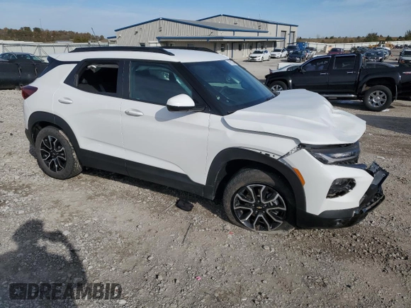 2023 Chevrolet TrailBlazer ACTIV with VIN KL79MSSL1PB042977, listed as a Copart auction lot 86105734 with 13,638 mi miles and Salvage Title. Bid and sale history available at DreamBid. Image 4.