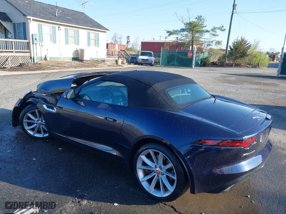 2019 Jaguar F-TYPE P300 with VIN SAJDD5GX3KCK62586, listed as a IAAI auction lot 41921001 with 30,099 mi miles. Bid and sale history available at carsss.com. Image 3.
