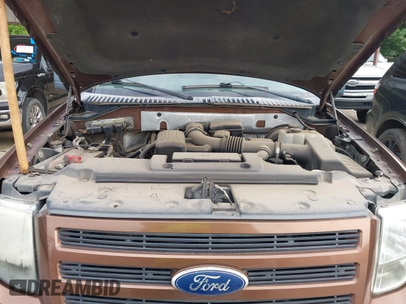 2011 Ford Expedition XLT z VIN 1FMJU1H57BEF12130, wystawiony jako IAAI lot #42352392 z przebiegiem 143 475 mil mil oraz . Historia ofert i sprzedaży dostępna na DreamBid. Obrazek 10.