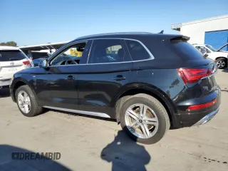 2021 Audi Q5 Premium Plus with VIN WA1E2AFY6M2132199, listed as a Copart auction lot 88331615 with 20,555 mi miles and Salvage Title. Bid and sale history available at carsss.com. Image 2.