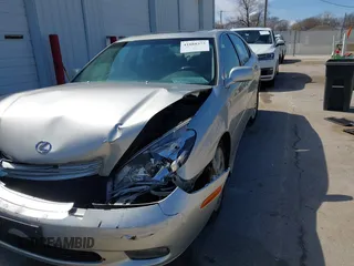 2003 Lexus ES with VIN JTHBF30G536016216, listed as a IAAI auction lot 41888373 with 108,522 mi miles. Bid and sale history available at carsss.com. Image 18.