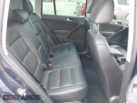 2016 Volkswagen Tiguan S z VIN WVGBV7AX0GW614760, wystawiony jako IAAI lot #42113413 z przebiegiem 91 423 mil mil oraz . Historia ofert i sprzedaży dostępna na DreamBid. Obrazek 8.
