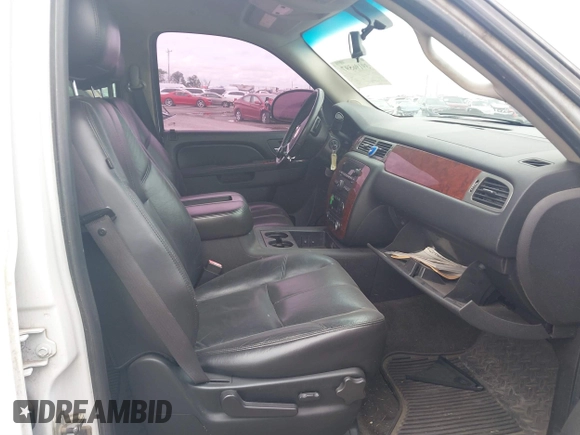 2011 Chevrolet Tahoe LT with VIN 1GNSCBE01BR146546, listed as a IAAI auction lot 39196597 with 206,906 mi miles and . Bid and sale history available at DreamBid. Image 5.