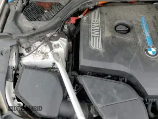 2019 BMW 5 Series 530e xDrive z VIN WBAJB1C56KB376427, wystawiony jako Copart lot #86803255 z przebiegiem Nie podano mil oraz Czysty tytuł • Clean title. Historia ofert i sprzedaży dostępna na DreamBid. Obrazek 13.