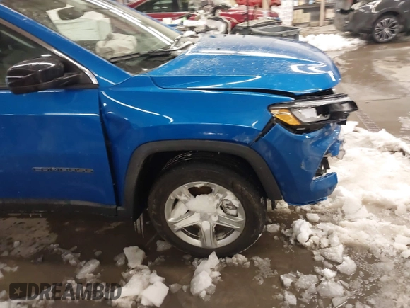 2024 Jeep Compass Latitude with VIN 3C4NJDBNXRT603931, listed as a IAAI auction lot 41597384 with 24,436 mi miles. Bid and sale history available at carsss.com. Image 12.