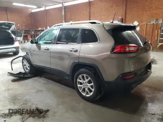 2016 Jeep Cherokee Latitude z VIN 1C4PJMCB4GW270663, wystawiony jako Copart lot #62411505 z przebiegiem 109 787 mil mil oraz Szkoda całkowita • Salvage title. Historia ofert i sprzedaży dostępna na DreamBid. Obrazek 2.