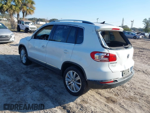 2015 Volkswagen Tiguan SE with VIN WVGAV7AX5FW600170, listed as a IAAI auction lot 41460660 with Not provided miles and . Bid and sale history available at DreamBid. Image 3.