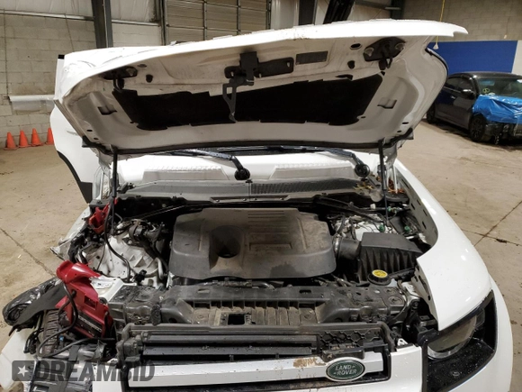 2020 Land Rover Defender SE with VIN SALEP7EU9L2022313, listed as a Copart auction lot 84724134 with 64,136 mi miles and Salvage title. Bid and sale history available at DreamBid. Image 12.