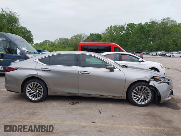 2019 Lexus ES 350 with VIN 58ABZ1B14KU030063, listed as a IAAI auction lot 42152099 with 71,017 mi miles and . Bid and sale history available at DreamBid. Image 13.