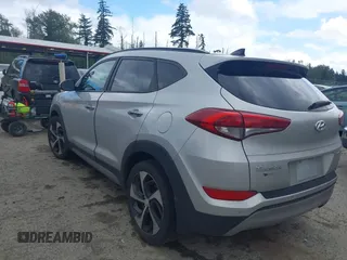 2017 Hyundai Tucson Sport z VIN KM8J33A29HU351910, wystawiony jako IAAI lot #42281390 z przebiegiem 110 522 mil mil oraz . Historia ofert i sprzedaży dostępna na DreamBid. Obrazek 3.