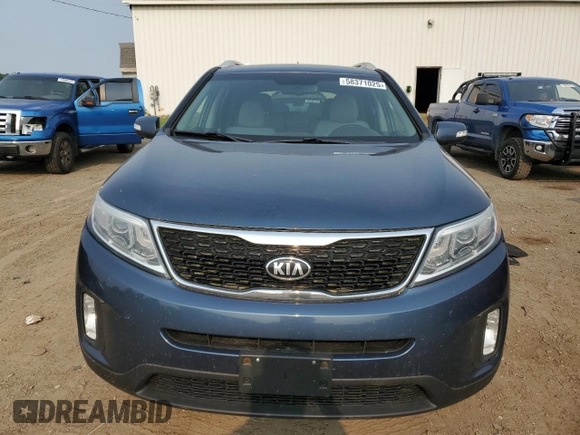 2015 Kia Sorento LX with VIN 5XYKTCA60FG597402, listed as a Copart auction lot 58371025 with 116,637 mi miles and Clean title. Bid and sale history available at DreamBid. Image 5.