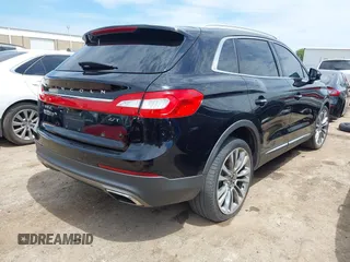 2017 Lincoln MKX Reserve z VIN 2LMPJ6LP6HBL47575, wystawiony jako IAAI lot #42147354 z przebiegiem 99 571 mil mil oraz . Historia ofert i sprzedaży dostępna na DreamBid. Obrazek 4.