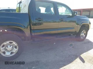 2016 Toyota Tacoma SR5 with VIN 5TFAX5GN1GX055850, listed as a IAAI auction lot 41828806 with 111,655 mi miles. Bid and sale history available at carsss.com. Image 18.