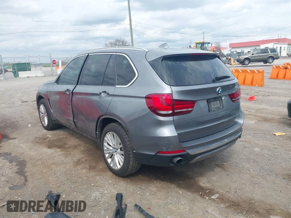 2016 BMW X5 xDrive35i z VIN 5UXKR0C53G0P19015, wystawiony jako IAAI lot #41930862 z przebiegiem 150 762 mil mil oraz . Historia ofert i sprzedaży dostępna na DreamBid. Obrazek 3.