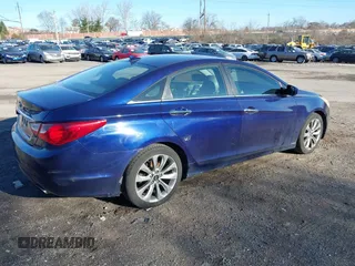 2012 Hyundai Sonata Limited with VIN 5NPEC4AC1CH391633, listed as a IAAI auction lot 41902936 with 117,935 mi miles and . Bid and sale history available at carsss.com. Image 4.