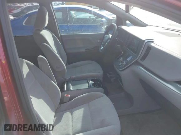 2017 Toyota Sienna LE Auto Access Seat with VIN 5TDKZ3DC7HS863682, listed as a IAAI auction lot 41488878 with 134,733 mi miles. Bid and sale history available at carsss.com. Image 5.