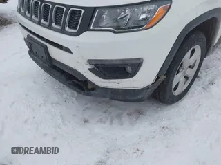 2018 Jeep Compass Latitude with VIN 3C4NJDBB8JT256755, listed as a IAAI auction lot 41523061 with 50,675 mi miles. Bid and sale history available at carsss.com. Image 6.