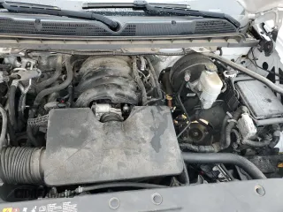 2018 Chevrolet Silverado 1500 LT with VIN 1GCRCREH3JZ172960, listed as a Copart auction lot 45530455 with 121,588 mi miles and Salvage Title. Bid and sale history available at DreamBid. Image 11.