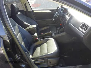 2013 Volkswagen Jetta SE with VIN 3VWDP7AJ9DM449304, listed as a IAAI auction lot 41677422 with 133,897 mi miles and . Bid and sale history available at DreamBid. Image 5.
