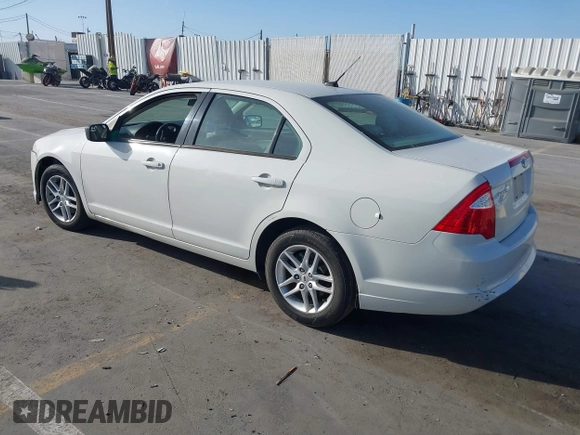 2011 Ford Fusion S with VIN 3FAHP0GA8BR293281, listed as a IAAI auction lot 41723896 with 157,196 mi miles. Bid and sale history available at carsss.com. Image 3.