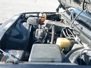 2000 Chevrolet Silverado 1500 LT с VIN 1GCEK19T5YE215147, выставлен на аукционе IAAI как лот 42124344 с пробегом 247 180 миль миль и . История ставок и продаж доступна на DreamBid. Изображение 17.