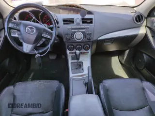 2011 Mazda 3 S Grand Touring z VIN JM1BL1W69B1470512, wystawiony jako Copart lot #61414355 z przebiegiem 191 277 mil mil oraz Czysty tytuł • Clean title. Historia ofert i sprzedaży dostępna na DreamBid. Obrazek 8.