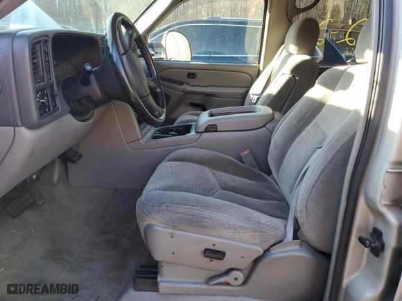 2004 Chevrolet Suburban LT with VIN 1GNFK16Z94J100654, listed as a Copart auction lot 86851664 with 248,668 mi miles and Salvage Title. Bid and sale history available at carsss.com. Image 7.