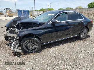 2015 Mercedes-Benz C 300 Luxury z VIN 55SWF4KB6FU031518, wystawiony jako Copart lot #56003185 z przebiegiem 158 574 mil mil oraz Czysty tytuł • Clean title. Historia ofert i sprzedaży dostępna na DreamBid. Obrazek 1.